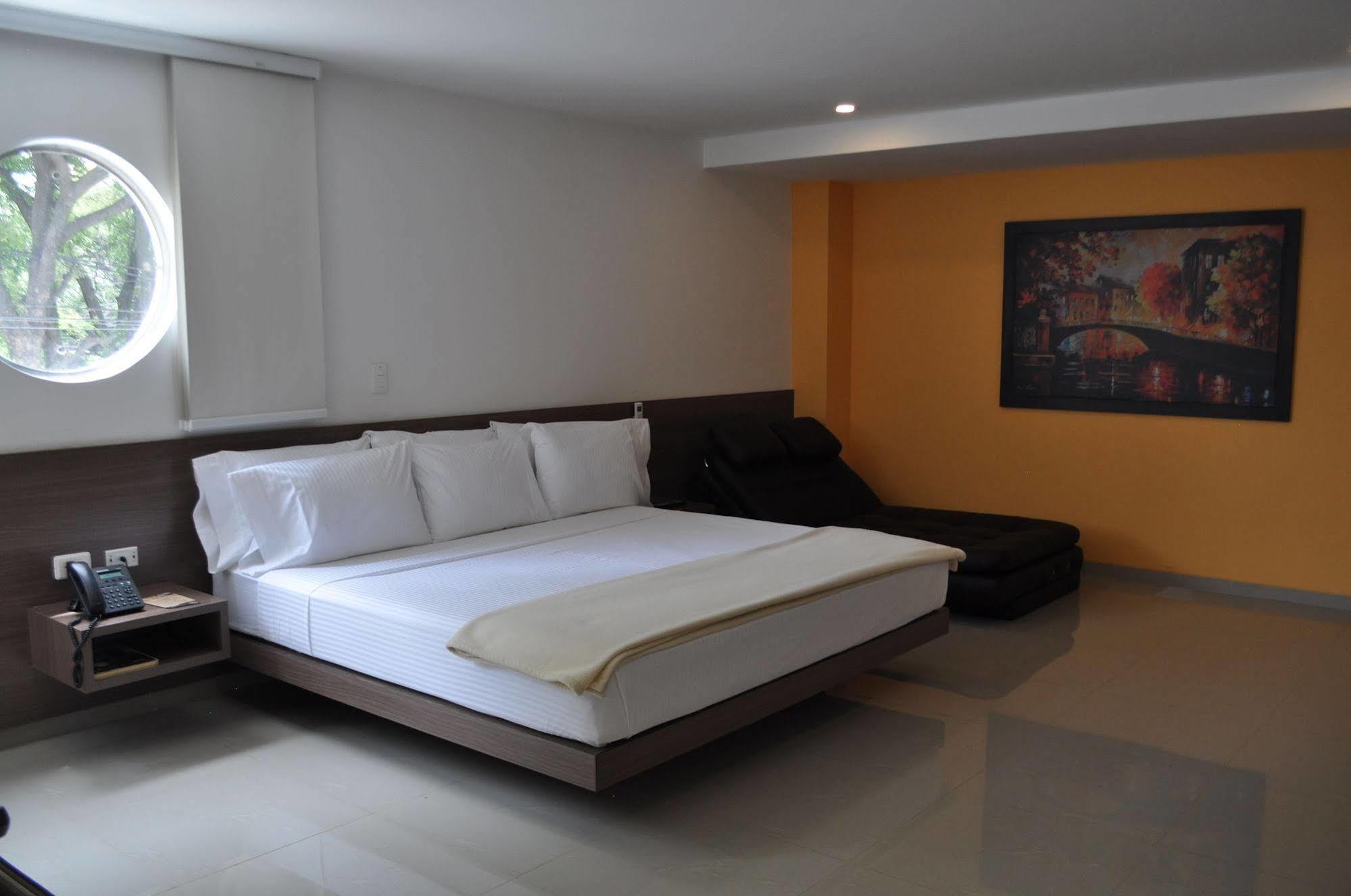 Hotel Mio Boutique Кукута Экстерьер фото