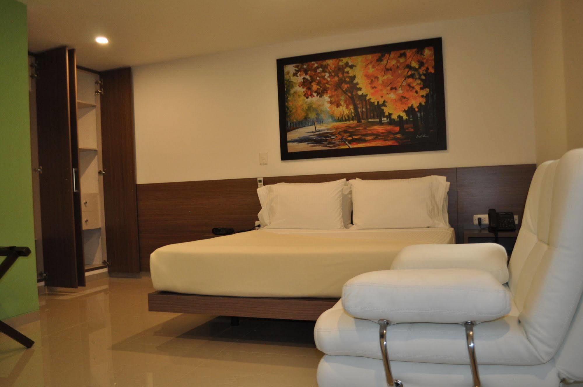 Hotel Mio Boutique Кукута Экстерьер фото